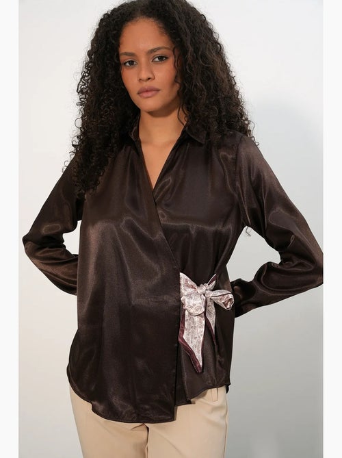 Chemisier femme en satin à nouer bdart - Kiabi Chemisier femme en satin à nouer bdart - Kiabi