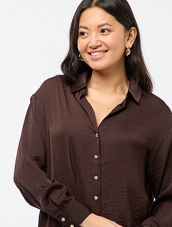 Chemisier fluide satinée avec boutons dorés