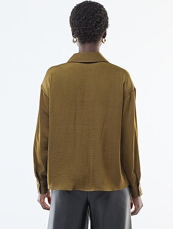 Chemisier fluide satinée avec boutons dorés