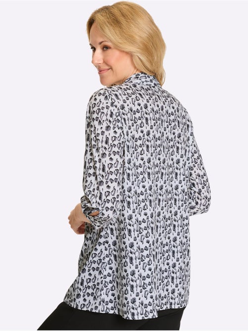 Chemisier long à col chemise et manches 3/4 avec motifs léopard - Taille standard - Moda Vilona - Kiabi Chemisier long à col chemise et manches 3/4 avec motifs léopard - Taille standard - Moda Vilona - Kiabi