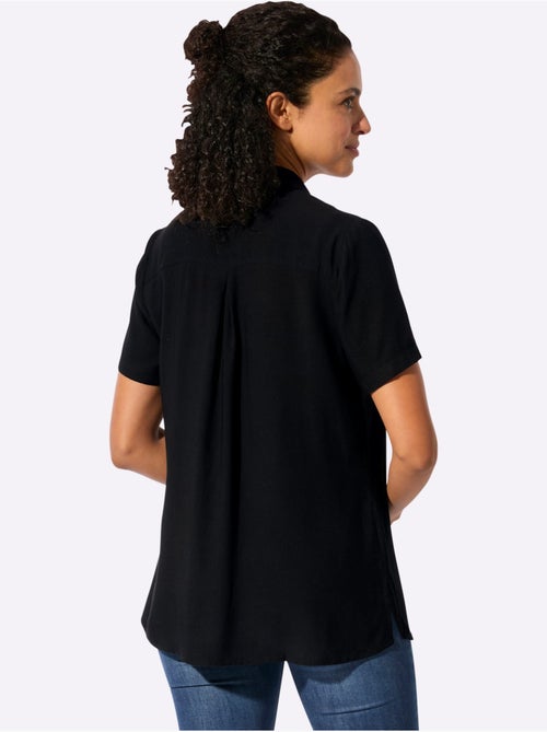 Chemisier long avec poches poitrine à glissière et col chemise - Taille standard - Witt - Kiabi Chemisier long avec poches poitrine à glissière et col chemise - Taille standard - Witt - Kiabi