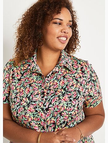 Chemisier manches courtes satin fleuri