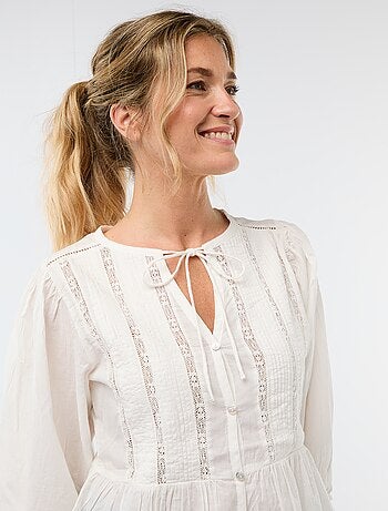 Chemisier romantique avec liens à nouer au col