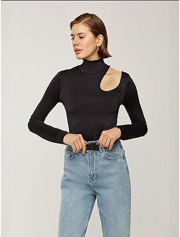 Chemisier slim à col roulé et découpes
