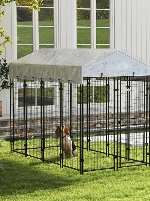 Chenil extérieur abrité pour chien acier noir PE gris - Kiabi Chenil extérieur abrité pour chien acier noir PE gris - Kiabi