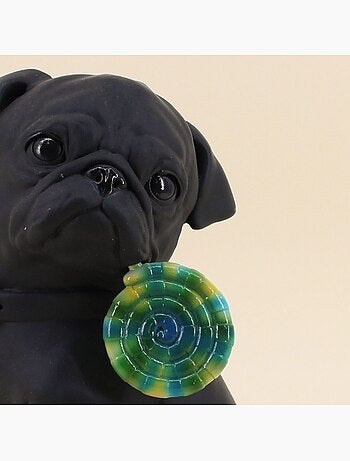 Chien en résine avec sucette 24cm