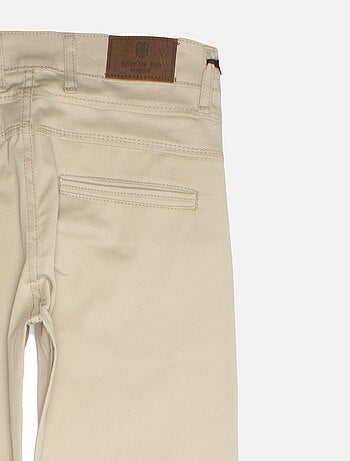 Chino ajusté