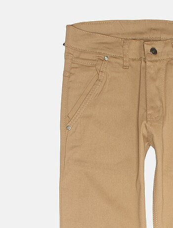 Chino ajusté