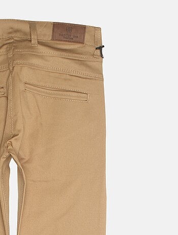 Chino ajusté