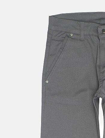 Chino ajusté