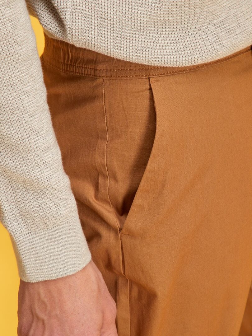 Chino slim à taille élastiquée Beige - Kiabi