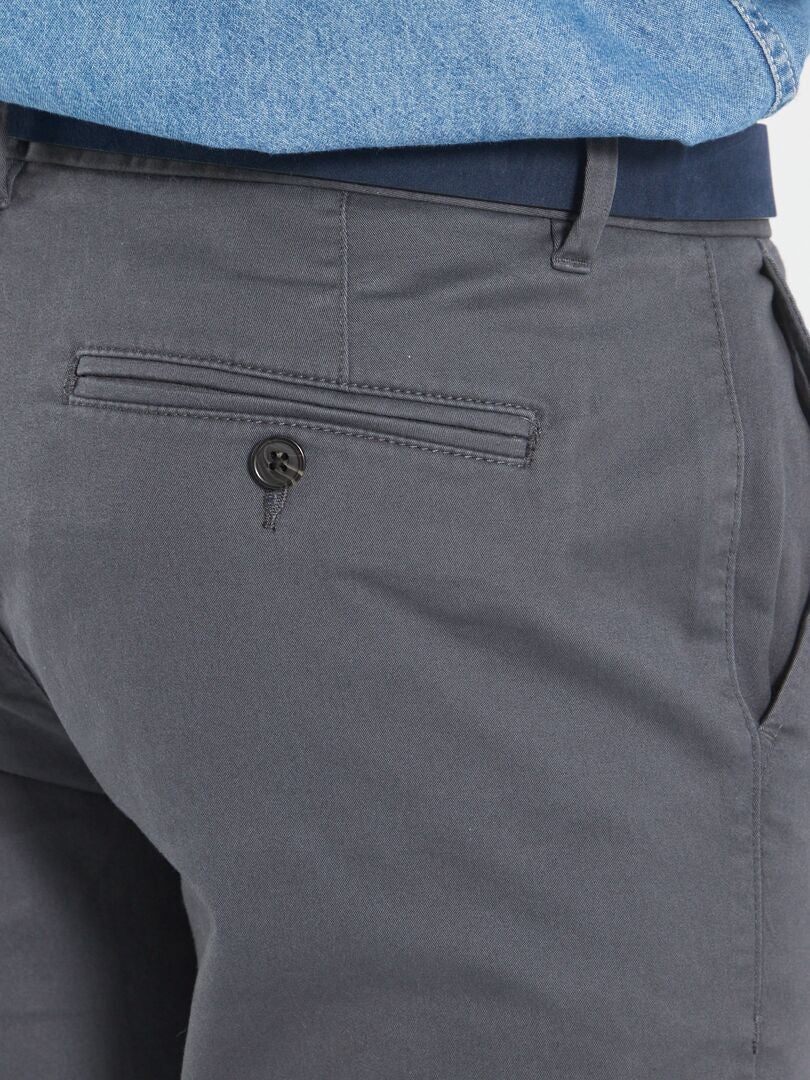 Chino slim avec ceinture - L32 gris foncé - Kiabi
