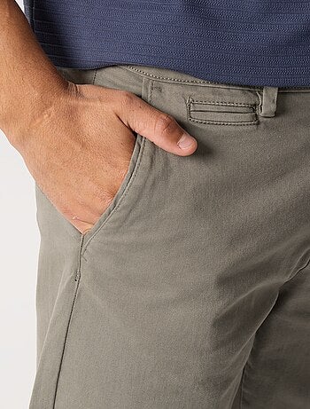 Chino uni taille standard
