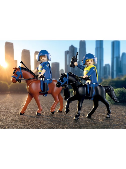 City Action 2 policiers cavaliers avec leurs chevaux - Kiabi