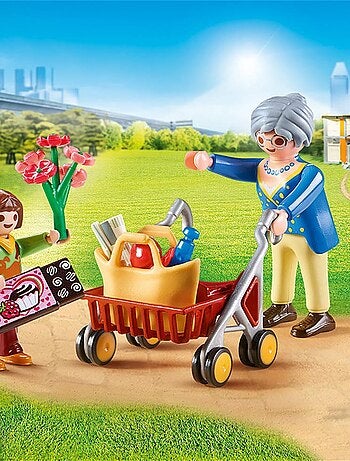 City Life - Petite fille et grand-mère