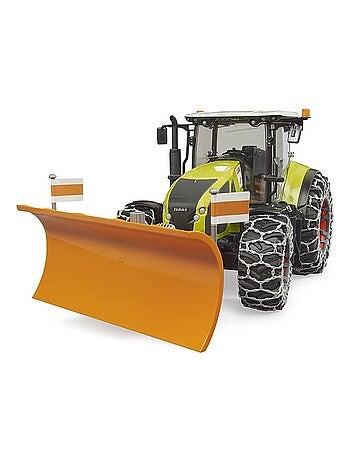 Claas Axion 950 avec chaînes à neige et lame de niveleuse