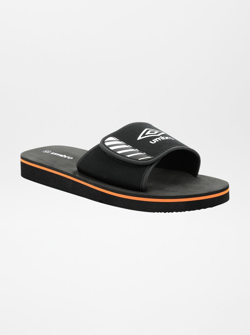 Claquettes en tissu 'Umbro' Noir - Kiabi