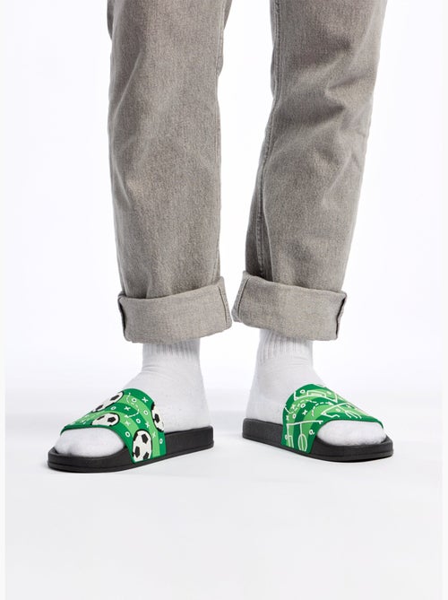 Claquettes Terrain de Football - Kiabi