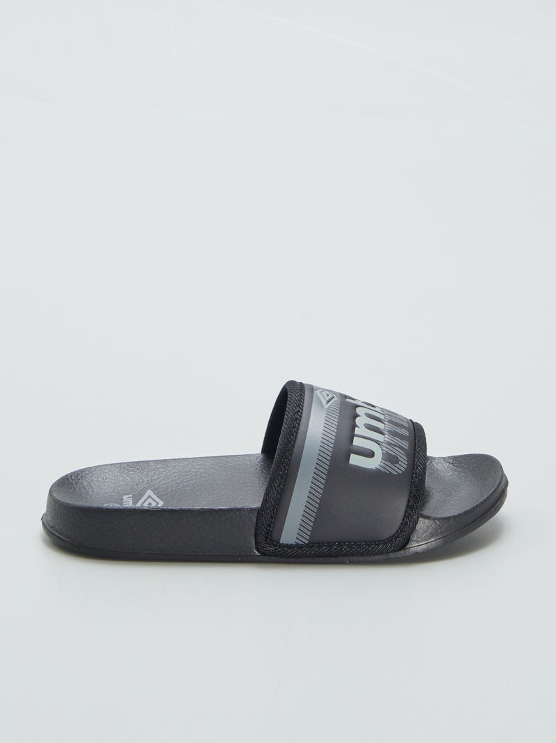 Claquettes 'Umbro' noir - Kiabi