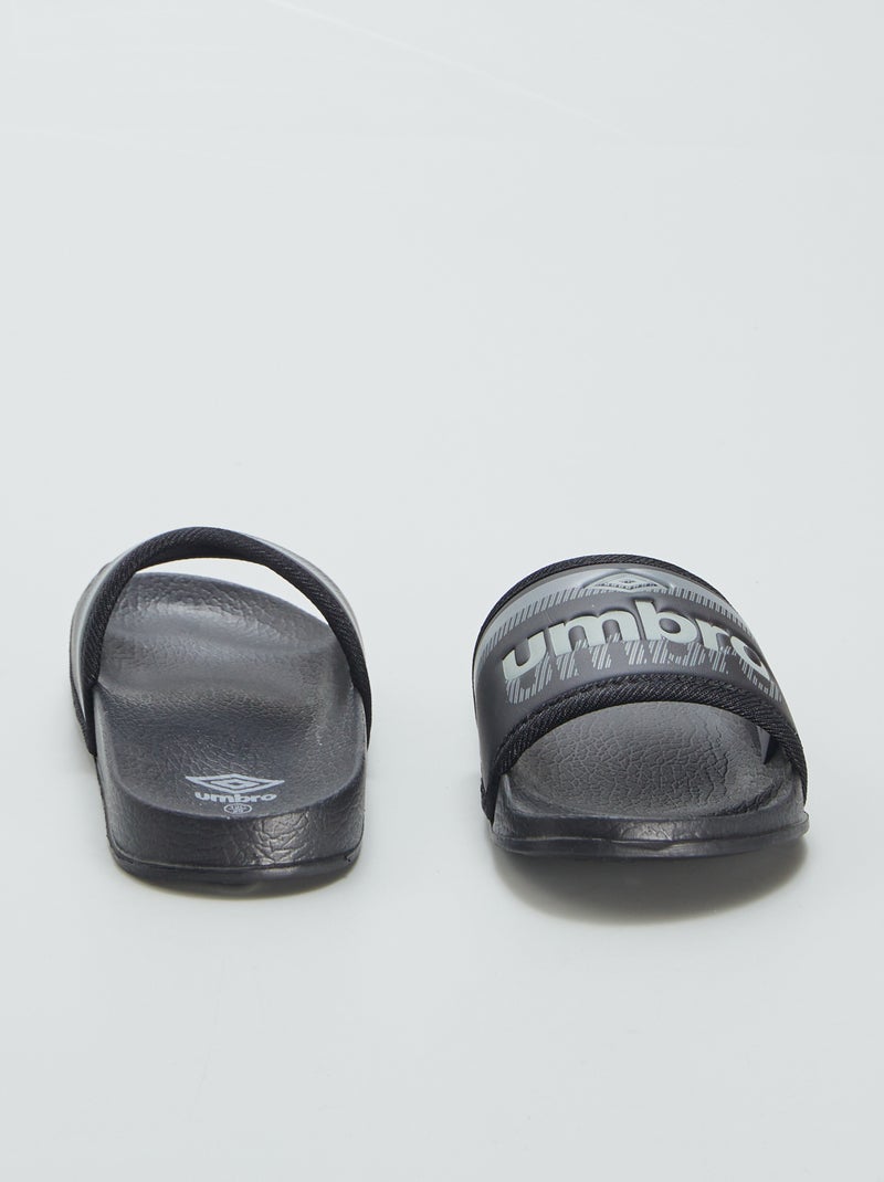 Claquettes 'Umbro' noir - Kiabi
