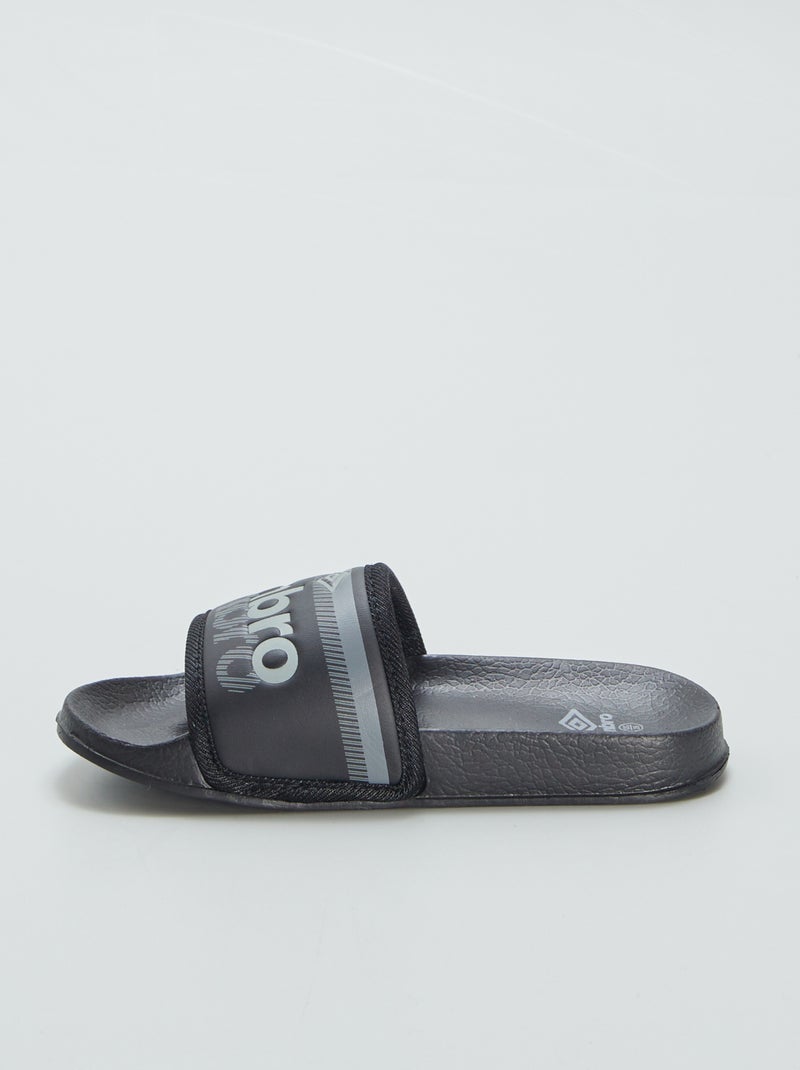 Claquettes 'Umbro' noir - Kiabi