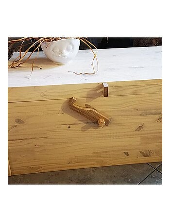 Coffre en bois de pin