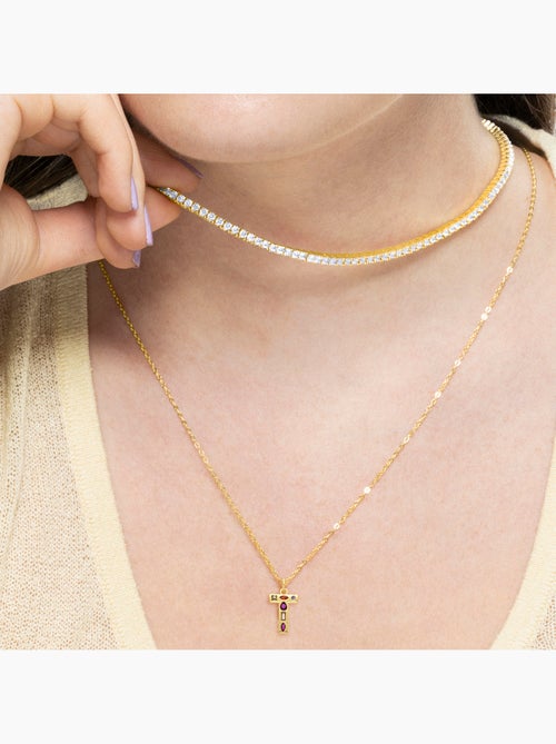 Collier avec zirconie multicolore avec finition or 18 carats - Lettre T de l’alphabet - Kiabi Collier avec zirconie multicolore avec finition or 18 carats - Lettre T de l’alphabet - Kiabi