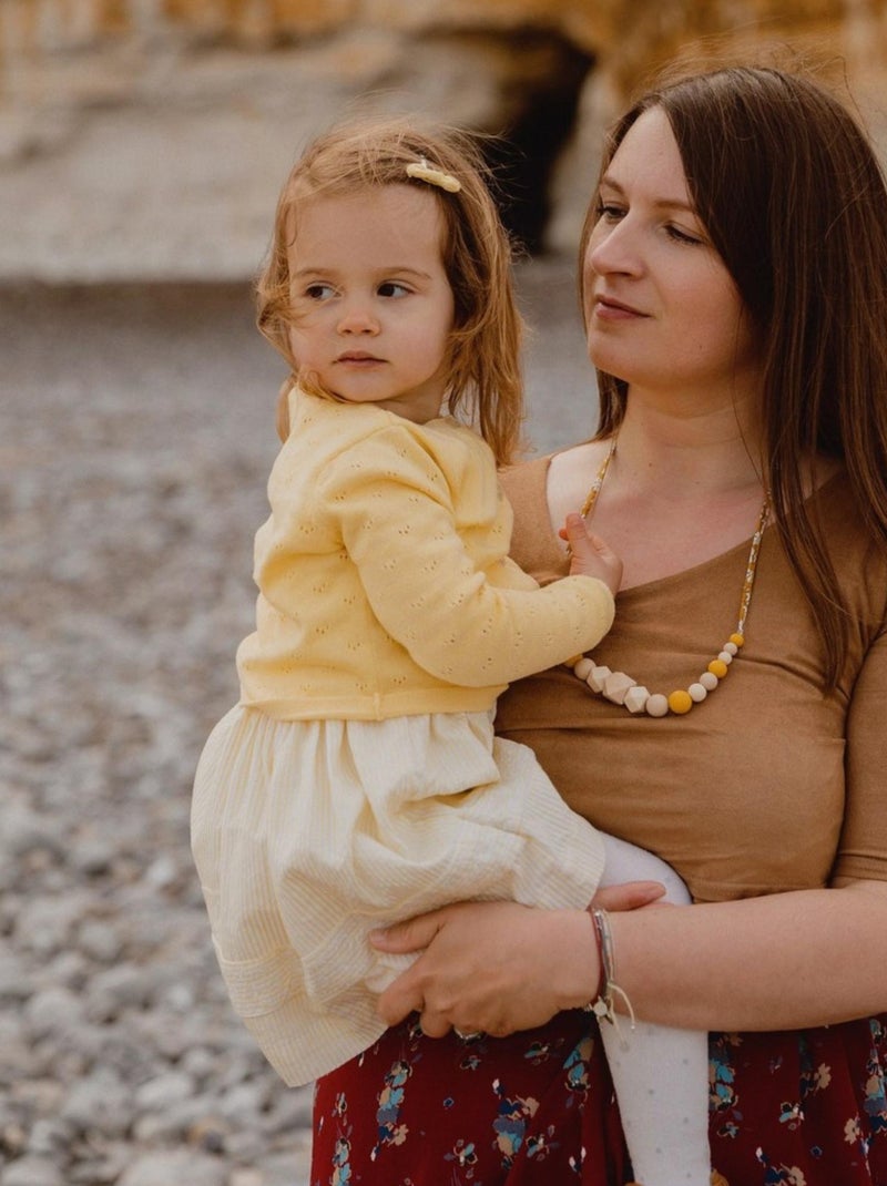 Collier d'allaitement ou de portage silicone et bois 'Capucine' Jaune moutarde - Kiabi