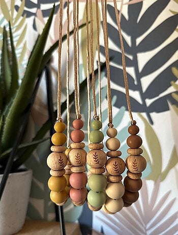 Collier d'allaitement ou de portage silicone et bois 'Laurier'