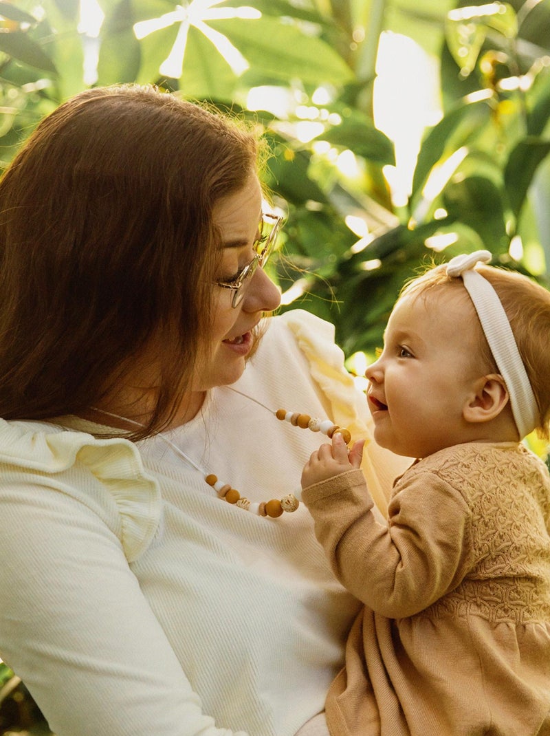 Collier d'allaitement ou de portage silicone et bois 'Rêve de sable' Marron clair - Kiabi