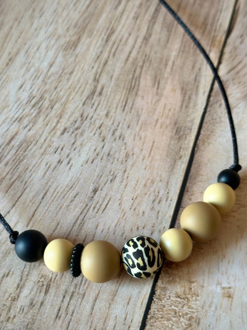 Collier d'allaitement ou de portage silicone 'Léopard' - Kiabi