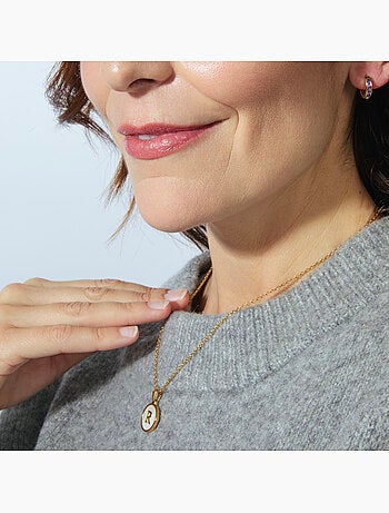 Collier en nacre blanche fini en or jaune 18K - lettre R de l’alphabet