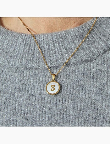 Collier en nacre blanche fini en or jaune 18K - lettre S de l’alphabet
