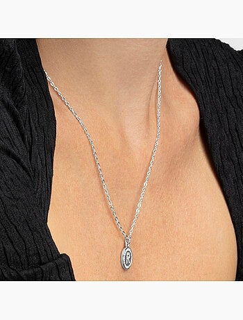 Collier en zircone brillant avec finition rhodium - lettre R de l’alphabet