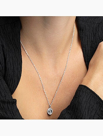 Collier en zircone brillant avec finition rhodium - lettre S de l’alphabet