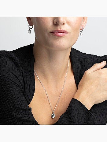 Collier en zircone brillant avec finition rhodium - lettre S de l’alphabet