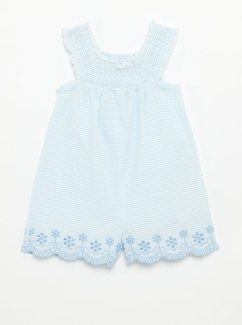 Combinaison short rayée en seersucker avec smock et broderies - Kiabi
