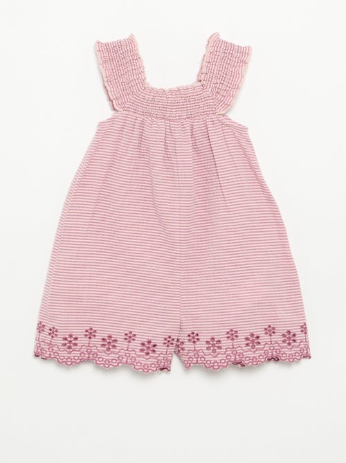 Combinaison short rayée en seersucker avec smock et broderies - Kiabi