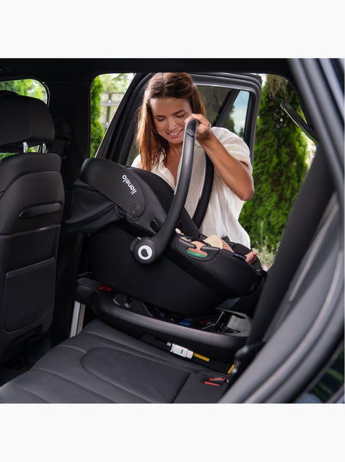 Cosi avec base ISOFIX - LIONELO Astrid i-Size - ADAC Récompense - Légère - Siège-auto 40-87 cm - Kiabi Cosi avec base ISOFIX - LIONELO Astrid i-Size - ADAC Récompense - Légère - Siège-auto 40-87 cm - Kiabi