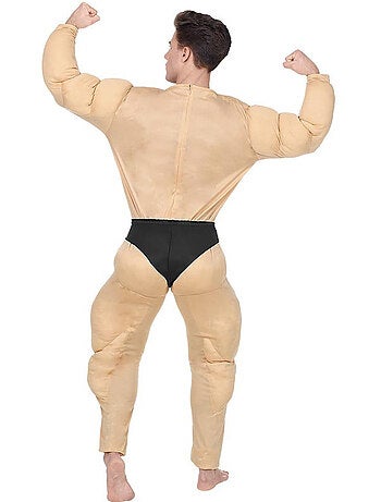Costume de culturiste musclé avec short