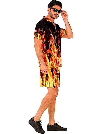 Costume ou tenue tendance pour une fête d'été