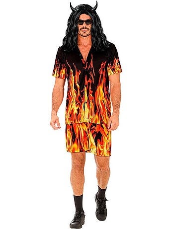 Costume ou tenue tendance pour une fête d'été