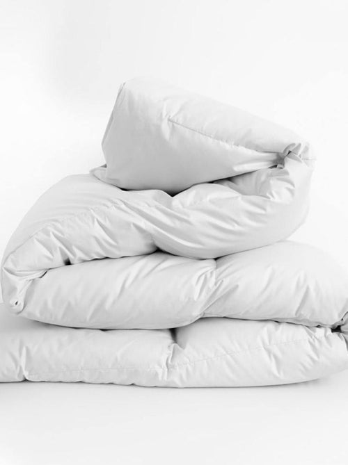 Couette bébé blanche tempérée anti-acariens 80x120 cm - Kiabi Couette bébé blanche tempérée anti-acariens 80x120 cm - Kiabi