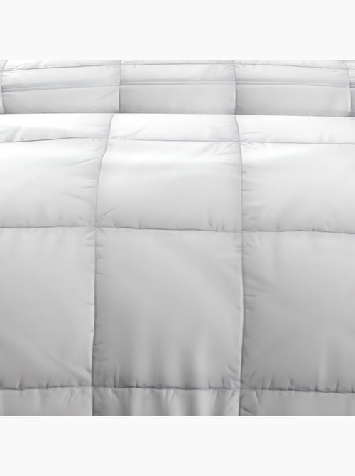 Couette blanche CONFORT toutes saisons, par Intemporel - Kiabi