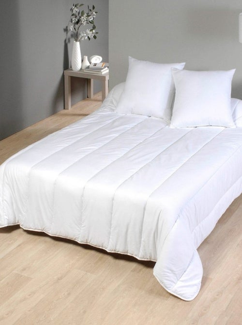 Couette blanche coton bio 140x200 cm 500 grs - Kiabi Couette blanche coton bio 140x200 cm 500 grs - Kiabi