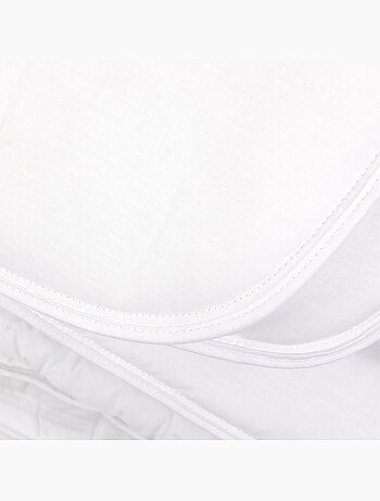 Couette ELSA garnissage fibre polyester Léger (été) 200 g/m2