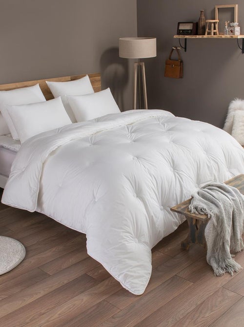 Couette Extra Douce - Confort Hotel CHAUDE - DODO - Kiabi Couette Extra Douce - Confort Hotel CHAUDE - DODO - Kiabi
