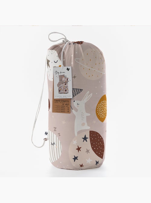 Couette imprimée + 2 taies d'oreiller coton imprimé sky dream - Kiabi Couette imprimée + 2 taies d'oreiller coton imprimé sky dream - Kiabi