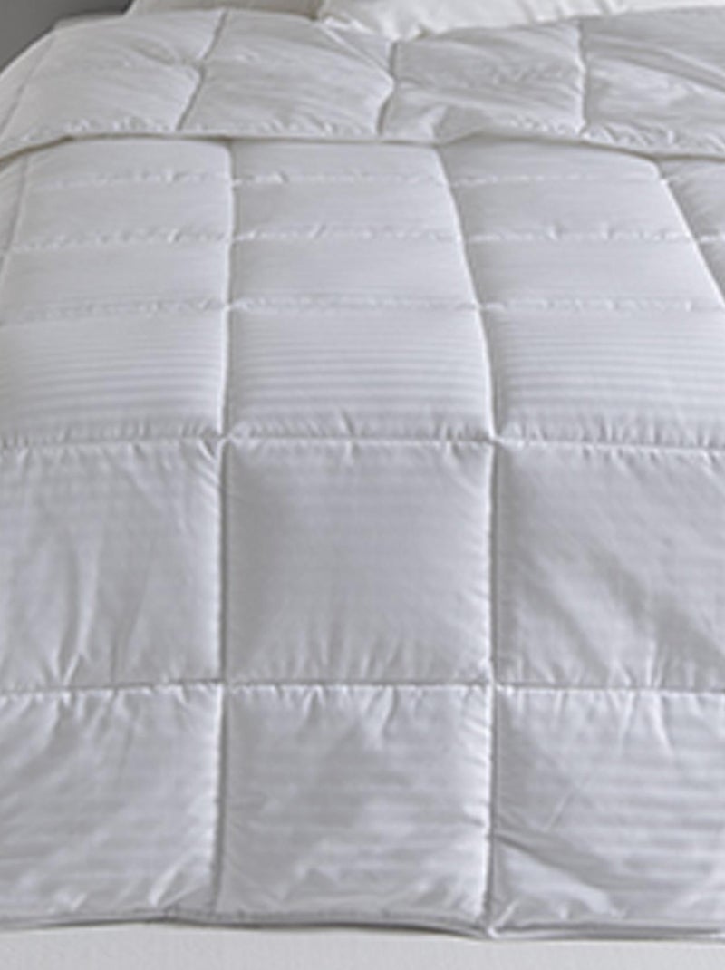 Couette légère au toucher doux Blanc - Kiabi