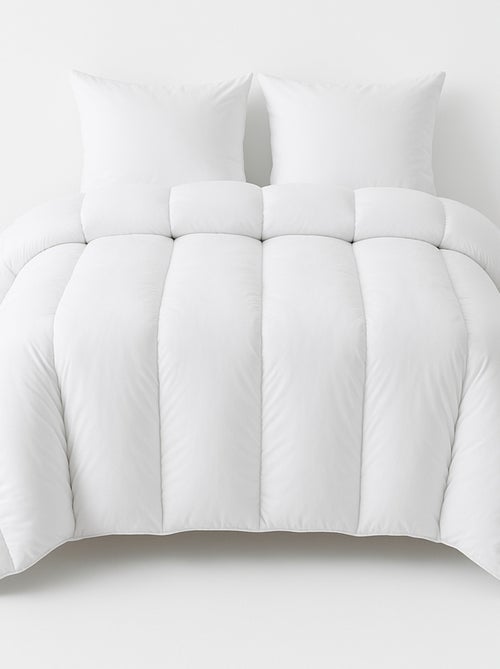 Couette microfibre Grand froid Spécial hiver - 2 personnes 220 x 240 - Kiabi Couette microfibre Grand froid Spécial hiver - 2 personnes 220 x 240 - Kiabi